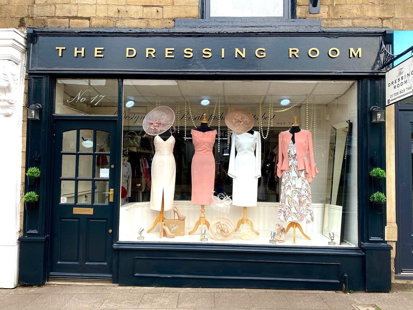 Ένα μαγαζί με φορέματα σε όνειρο για ανύπαντρες γυναίκες