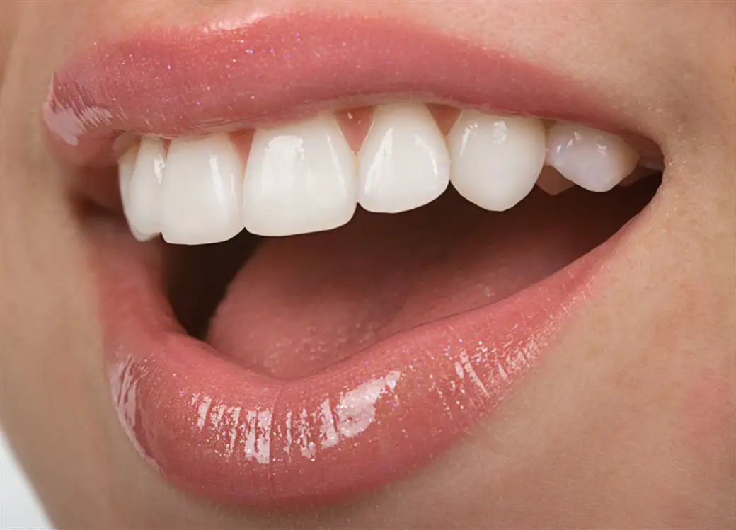 الأسنان البيضاء في المنام
