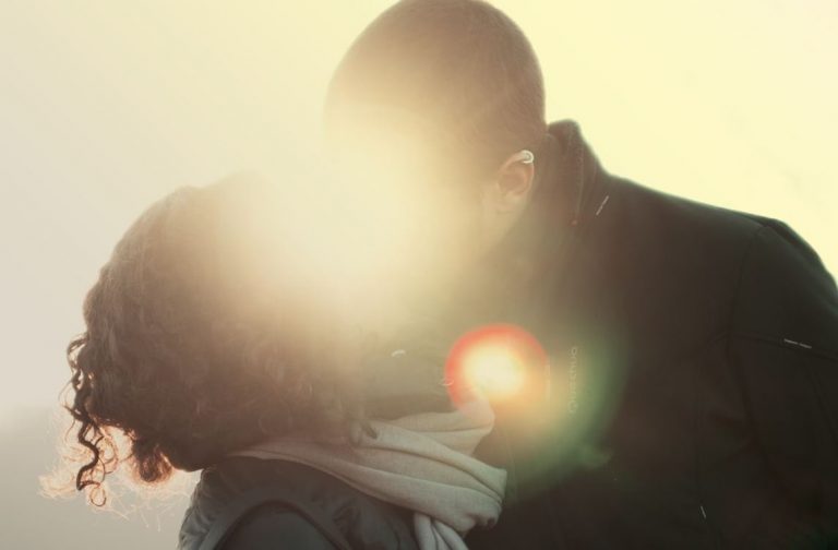 تفسير التقبيل في المنام