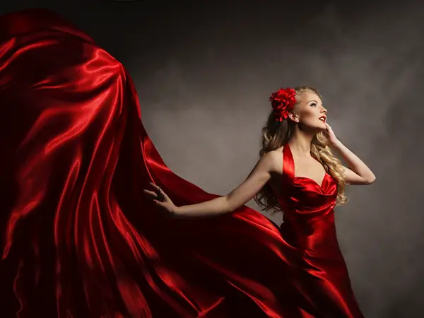 Толкување на сонот за црвен фустан