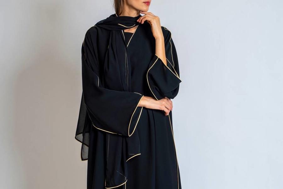 A ricerca di una abaya per una donna maritata