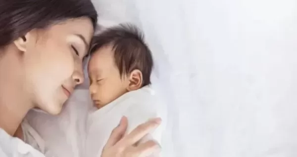 Un zitellu cù capelli grossi