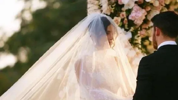 Túlkun Ibn Sirin á draumi um að eiginmaður minn væri giftur á undan mér