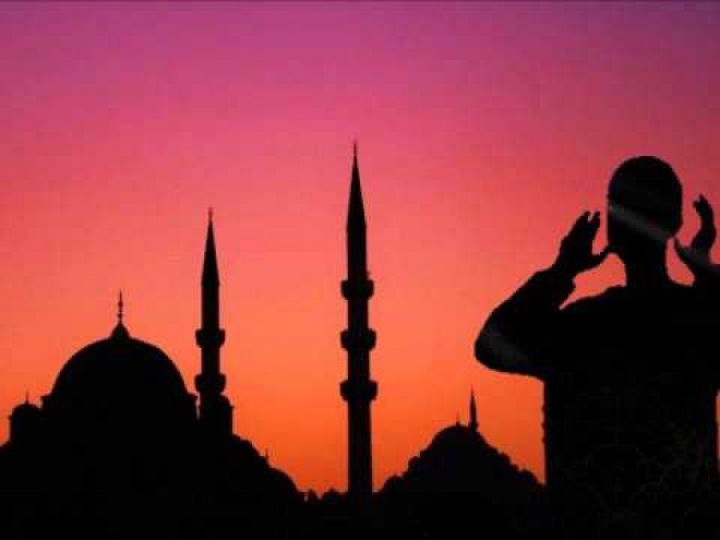 Interpretazione di a chjama à a preghiera cù una bella voce in un sognu