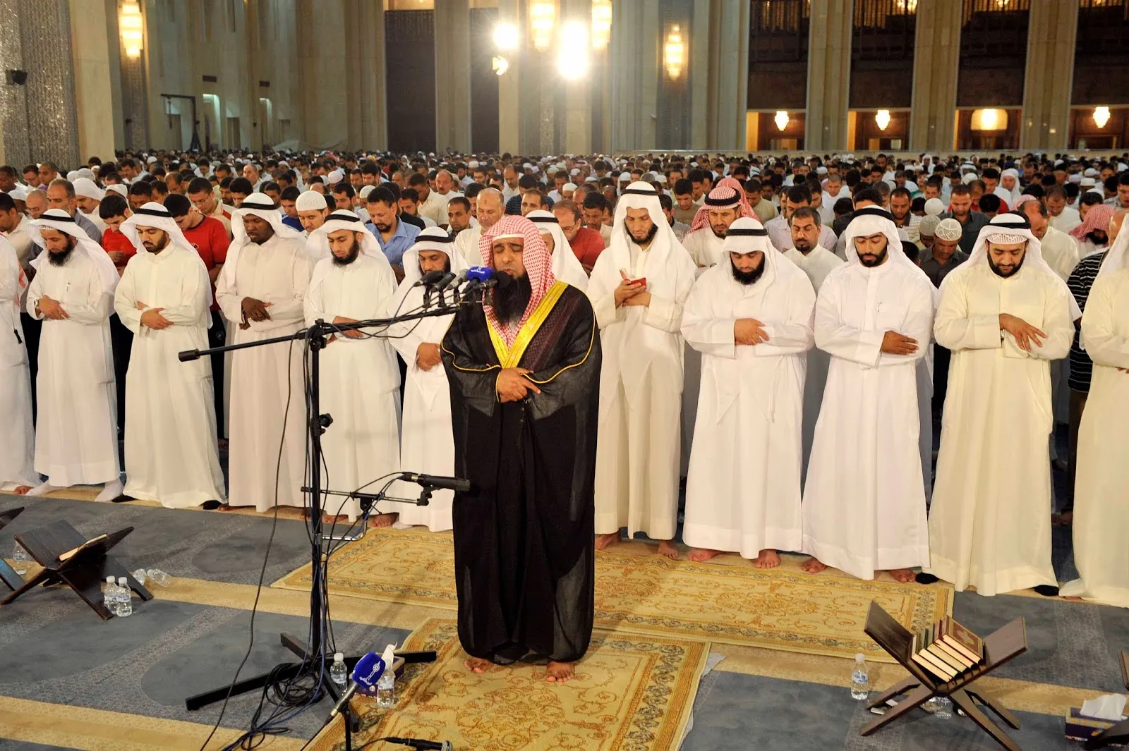 حلم صلاة الجمعة للرجل المتزوج