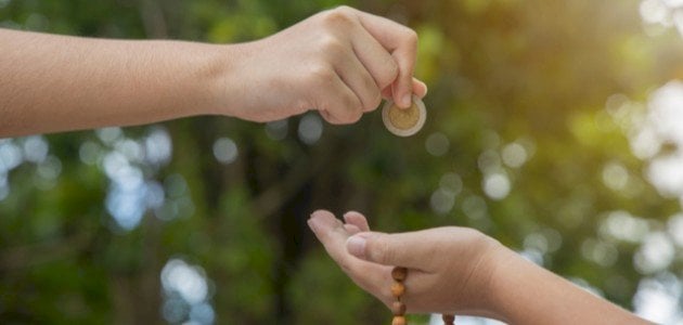 تفسير حلم شخص يطلب مني الصدقة