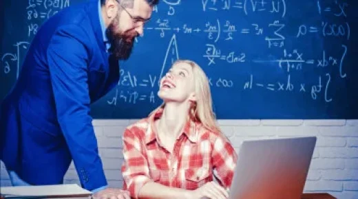 تفسير رؤية معلم اللغة الانجليزية في المنام للعزباء