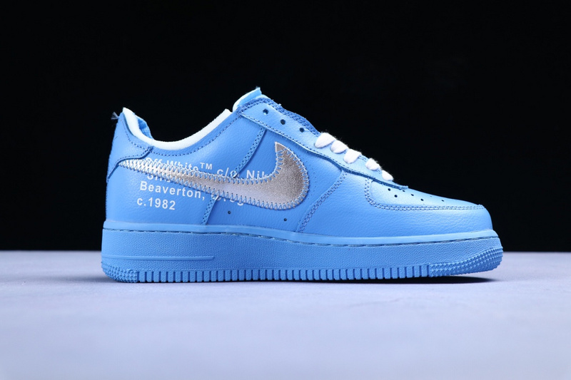 تفسير الحذاء السماوي في المنام للعزباء