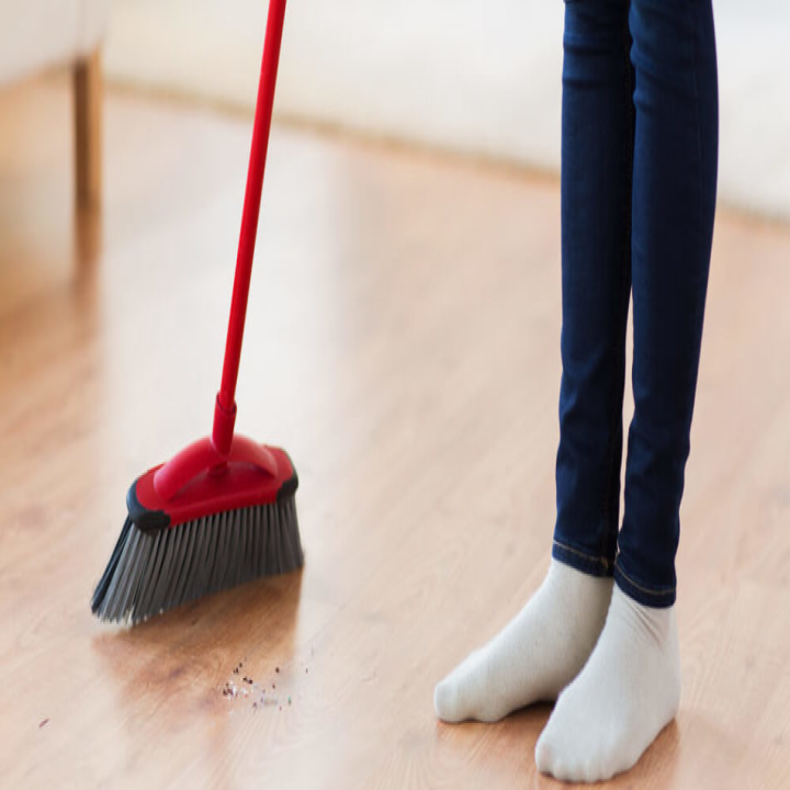 الكنس في المنام للميت