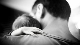 Aprenda sobre a interpretação do abraço do pai em um sonho de Ibn Sirin
