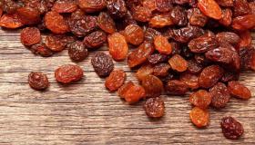 ស្វែងយល់ពីការបកស្រាយនៃការឃើញ raisins នៅក្នុងសុបិនដោយ Ibn Sirin