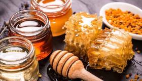 Interpretação de comer mel em um sonho de Ibn Sirin