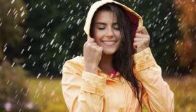 Толкување на одење на дожд во сон за мажена жена
