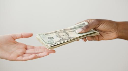 Իբն Սիրինի կողմից աղքատներին փող տալու մասին երազի մեկնաբանություն