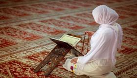Μάθετε για τις 20 πιο σημαντικές έννοιες για την ερμηνεία ενός ονείρου σχετικά με την προσευχή από τον Ibn Sirin!