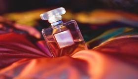 Interpretação de um sonho sobre um presente de perfume para Ibn Sirin