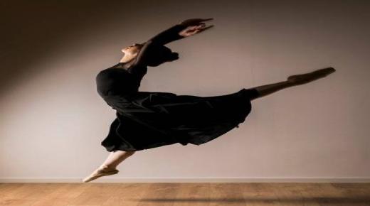 Cili është interpretimi i të parit të kërcimit në ëndërr nga Ibn Sirin?
