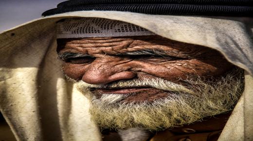 Was ist die Interpretation des alten Mannes in einem Traum von Ibn Sirin?