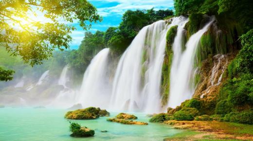 Научете го толкувањето на гледањето на водопадот во сон од Ибн Сирин
