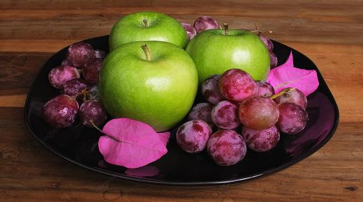 Sve što želite znati o jabukama i grožđu u snu od Ibn Sirina