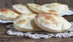 Shpërndarja e bukës në ëndërr nga Ibn Sirin