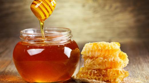 ما هو تفسير حلم اكل العسل في المنام للمتزوجة في المنام لابن سيرين؟