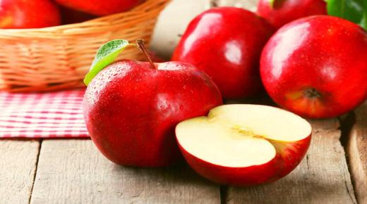 أهم 20 تفسير لرؤية التفاح الأحمر في المنام لابن سيرين