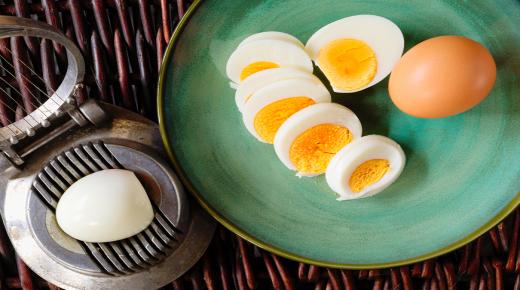 ما هو تفسير حلم أكل بيض مسلوق لابن سيرين؟