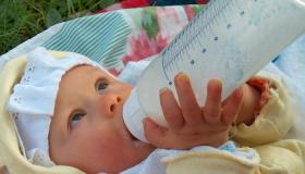 تفسير حلم الرضاعة للحامل لابن سيرين وكبار المفسرين