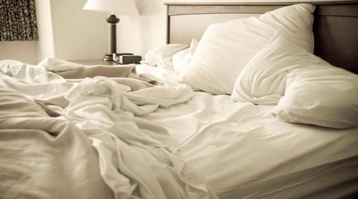 أهم 20 تفسير لحلم السرير للمطلقة لابن سيرين