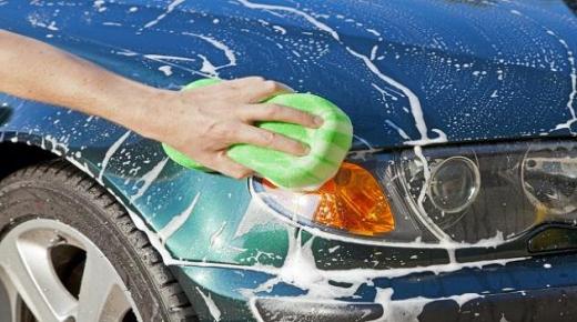 Interpretação de lavar um carro em um sonho de Ibn Sirin