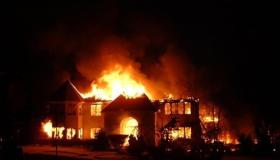 تفسير رؤية منزل يحترق في المنام لابن سيرين